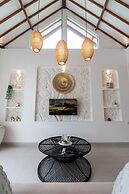 Casa Lova - Luxury 2 BR Villa with Pool