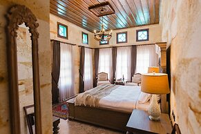 Akantha House