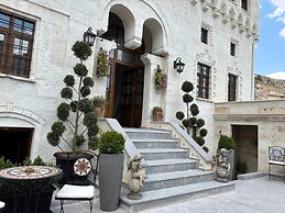 Akantha House