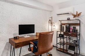 The Dapper Den Suite