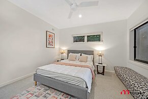 Metawise Luxe 6 Bed Ocean View Family Home in Seaforth