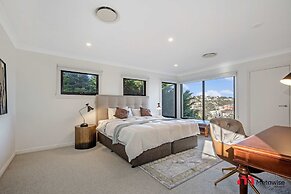 Metawise Luxe 6 Bed Ocean View Family Home in Seaforth