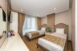 Hilltown Airport Hotel