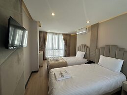 Hilltown Airport Hotel