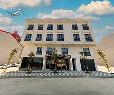 Hilltown Airport Hotel