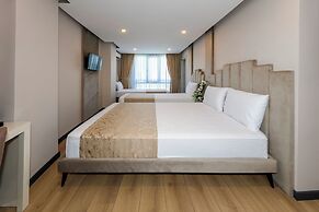 Hilltown Airport Hotel
