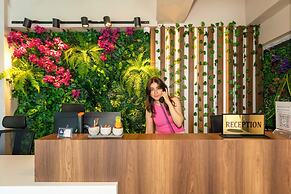 Hilltown Airport Hotel