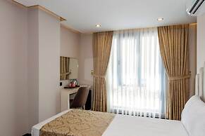 Hilltown Airport Hotel