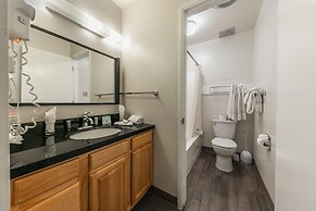 226 Bldg B 1 Bedroom Condo