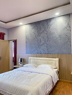 Adia Convention Center Hotel