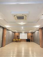 Adia Convention Center Hotel