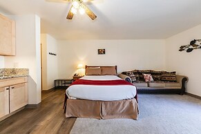 213 Bldg B 1 Bedroom Condo