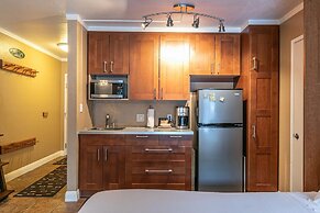 Cozy Deluxe Studio #131 At Donner Lake Village Condo
