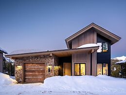 7 Deep Forest 6 Bedroom Home