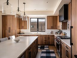 7 Deep Forest 6 Bedroom Home