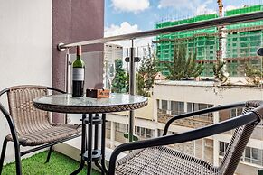 Luxurious Nairobi Condo With Rooftop Pool & Gym