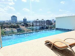 Luxurious Nairobi Condo With Rooftop Pool & Gym