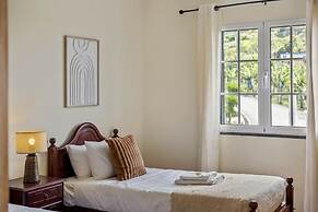 Amendoeira Residence by Homie