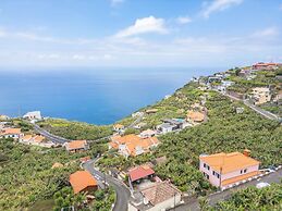 Amendoeira Residence by Homie