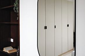 Chic flat with easy city centre access