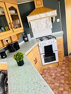 4 Bed Seaside Caravan, Free Wifi Pet Friendly