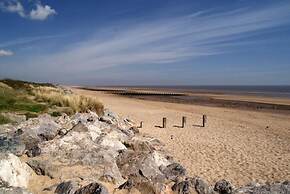 4 Bed Seaside Caravan, Free Wifi Pet Friendly