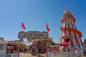 4 Bed Seaside Caravan, Free Wifi Pet Friendly