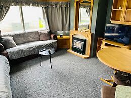 4 Bed Seaside Caravan, Free Wifi Pet Friendly