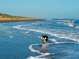 4 Bed Seaside Caravan, Free Wifi Pet Friendly