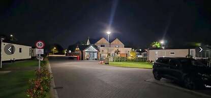 4 Bed Seaside Caravan, Free Wifi Pet Friendly