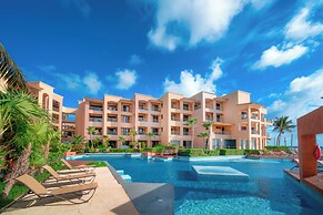 Luxury Beachfront Condo 3 BR - El Faro Ref 301