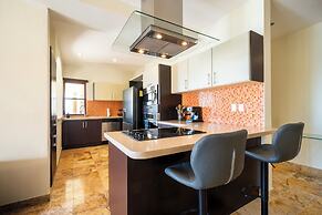 Luxury Beachfront Condo 3 BR - El Faro Ref 301