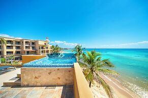 Luxury Beachfront Condo 3 BR - El Faro Ref 301
