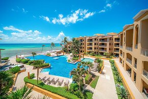 Luxury Beachfront Condo 3 BR - El Faro Ref 301