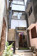 Divya Paying Guest House