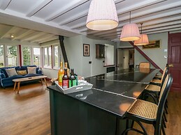 Grove House