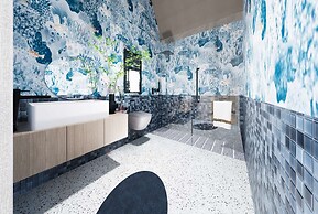 Floating Home in Reef Resort Unit 13