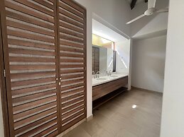 Yeguas V18 by Wynwood House