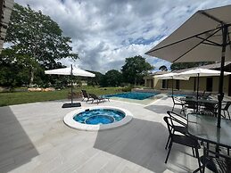 Yeguas V18 by Wynwood House