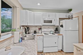 Mosinee Woodland Escape - Lower Suite