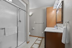 Woodland Escape - Upper Suite