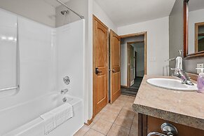 Woodland Escape - Upper Suite