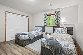 Mosinee Woodland Escape Whole House