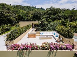 Yeguas T5 by Wynwood House