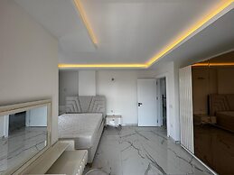 Heaven Hills Complex