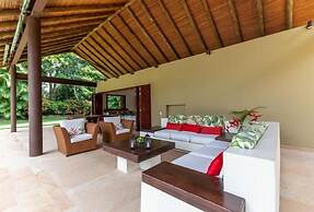 Yeguas W27 by Wynwood House