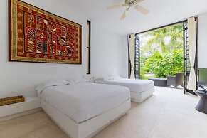 Yeguas Z26 by Wynwood House