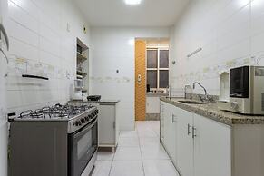 2min da Praia de Copacabana - A303