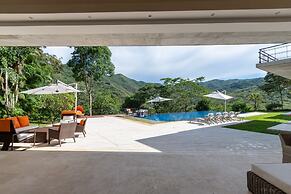 Yeguas U31 by Wynwood House