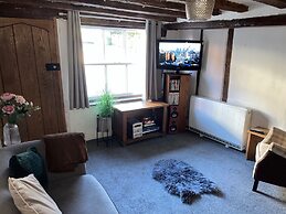Harleston Norfolk/ Suffolk Border Historic Cottage